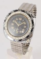 Yves Meillon Paris kvarc karóra, működik, fém szíjjal, sérült üveggel, d: 40mm