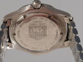 TagHeuer kvarc karóra, fém tokkal és szíjjal, működik, díszdobozában, hozzá egy katalógus, d: 38mm