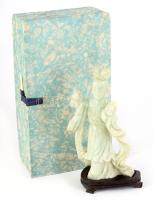 Kínai jade szobor, istennőt ábrázoló, fa talppal, 20 cm, díszdobozban