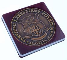 2004. "Partiumi Keresztény Egyetem - alapítva 1990 - 'Én vagyok a világ világossága' ...