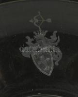 A Szemere család címerével vésett üveg kávés csésze és alj. Mindkettőn címerrel. Csésze repedéssel ....