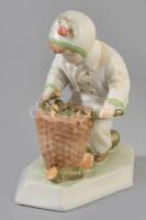 Zsolnay Rőzsegyűjtő gyermek. Terv.: Sinkó András. Jelzett, hibátlan, m: 15,5 cm