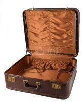 Presto krokodilbőr koffer, jelzett, kopásokkal, 47x54x21 cm