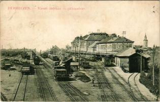 1913 Debrecen, vasúti indóház és pályaudvar, vasútállomás, vonat. W.L. Bp. 5968. (ázott / wet damage...