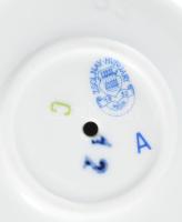 Zsolnay Pompadour mintás porcelán gyertyatartó. Jelzett, hibátlan, m: 14 cm