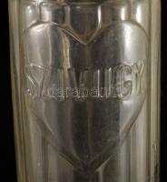 Antik Szívügy gyógyvizes csatos üveg, m: 22 cm