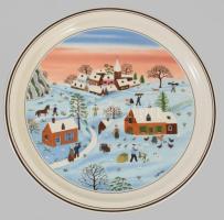 3 darab német dísztál, nyári, őszi és téli életképek ábrázolásával, jelzett, hibátlan, d: 23,5 cm