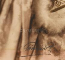 cca 1925 Aláírt, vintage műtermi felvétel, egy magyaros ruhát viselő hölgyről, kasírozva, 49x37 cm