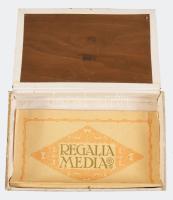 cca 1900-1920 2 db Magyar Királyi Dohányjövedék fa szivaros doboz, 13x20 cm