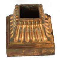 cca 1910 Szecessziós tűzaranyozott réz talpazat, 7x6 cm