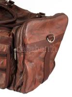 Bőr utazótáska, kis kopással, jó állapotban, 50x30x30 cm