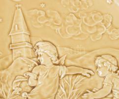 cca 1900 Schütz Cilli Játszó puttók nagyméretű falitál pár. Mázas fajansz, jelzett, 593 és 594 forma...