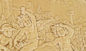 cca 1900 Schütz Cilli Játszó puttók nagyméretű falitál pár. Mázas fajansz, jelzett, 593 és 594 forma...