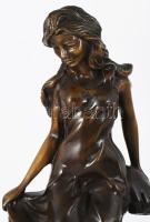 Vízöntő égövi jegy allegóriája. Olasz bronz szobor, márvány talpazaton, jelzett 34 cm