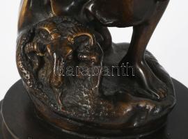 Kos égövi jegy allegóriája. Olasz bronz szobor, márvány talpazaton, jelzett 36 cm