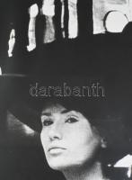 1977 Kanyó Ferenc fotóművész felvétele (Idegen házban), 1 db nagyméretű, feliratozott, vintage alkot...