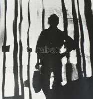 1977 Kanyó Ferenc fotóművész felvétele (Idegen házban), 1 db nagyméretű, feliratozott, vintage alkot...