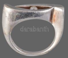 Ezüst (Ag) gyűrű, kővel, m:55, bruttó 7,9g