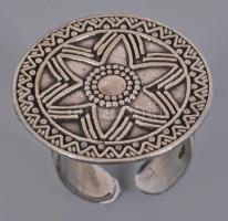 Ezüst (Ag) gyűrű és karperec, jelzett, 52g