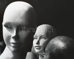 1977 Karner Károly soproni fotóművész felvétele (Kopaszok), 1 db nagyméretű, feliratozott, vintage a...