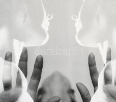 1977 Tarján Annamária fotóriporter felvétele (Akt), 1 db nagyméretű, pecséttel jelzett, vintage alko...