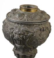 Ón petroleumlámpa talp. Puttós díszítéssel 32 cm
