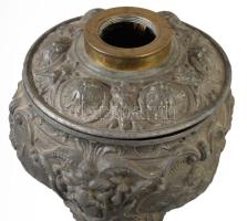 Ón petroleumlámpa talp. Puttós díszítéssel 32 cm