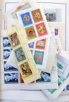 Rendezésre szoruló tétel / gyűjtemény kb 1914-től az 1960-as évekig főleg albumlapokon, jobb sorokka...