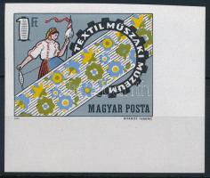 1972 Textilműszaki Múzeum ívsarki vágott bélyeg