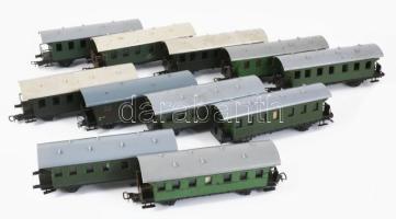 Piko Sonneberg 11 darab vasúti kocsi, jó állapotban, 1-1 kis hiány előfordulhat.