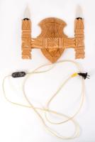 Erdélyi faragott fa falikar csepp búrával. Működik 30x30 cm