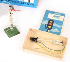 Doboznyi vegyes Piko makett vasút jelzőtáblák, többségében eredeti dobozukban