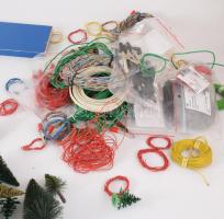 Nagy doboznyi modell vasút terepasztal elektronika alkatrész és tereptárgy, átnézésre érdemes, sokda...