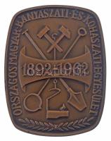 1962. "Országos Magyar Bányászati és Kohászati Egyesület 1892-1962" bronz emlékplakett (86x67mm) T:AU