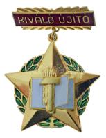1970 k. "Kiváló Újító aranyfokozat" aranyozott, műgyantás bronz kitüntető jelvény tokban T...