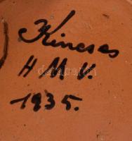 1935 Kincses Imre Hódmezővásárhely kékvirágos falitál pár. Jelzett, datált, kis mázhibákkal, d: 21,5...