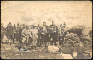 1914 Kalinovik (Bosznia), osztrák-magyar és török katonák közös csoportképe, I. világháborús fotólap, megírva és tábori postaként elküldve, "K. u. k. Platzkommando in Kalinovik" bélyegzéssel, kissé viseltes állapotban, 9x14 cm