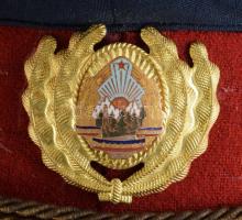 Román Néphadsereg gyalogsági ezredesi tányérsapka zománc sapkajelvénnyel. / 
Romanian People's...