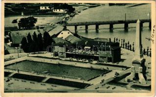 1938 Győr, Cziráky tér a versenyuszodával , fürdőzők, napozók, híd. A Szent István társulat kiadása ...