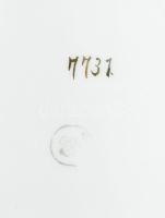 Virágmintás porcelán leveskínáló tál, jelzett, felületi sérüléssel, 30x15 cm