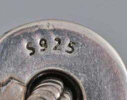 Ezüst (Ag) karkötő Pandora jelzéssel, charmokkal, h: 21 cm, bruttó: 32,7 g