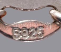 Ezüst (Ag) nyaklánc piros köves medállal, kőhiánnyal, jelzett, h: 40 cm, bruttó: 4,5 g