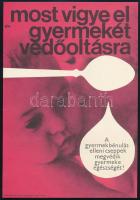 cca 1960-70 Most vigye el gyermekét védőoltásra, plakát, ofszet, papír, jelzés nélkül, Játékkártyagyár, apró lapszéli gyűrődésekkel, 24x16,5 cm