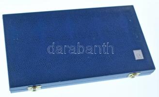 Műbőr éremtartó dísztok, eredetileg a Fritz Mihály (1947-) által tervezett, 1991-es "II. János ...