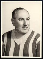 Takács II. Takács József (1904-1983) 32x-es válogatott labdarúgó fotója 6x9 cm