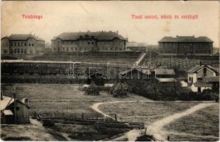 Tatabánya, Tiszti kaszinó, iskola és vendéglő, vasútállomás (kis szakadás / small tear)