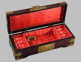 Ékszeres doboz, kínai, fa, réz berakással 25 cm
