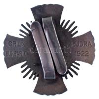 1922. "A Magyar Vöröskereszt Érdemkeresztje hadidíszítménnyel" zománcozott és aranyozott, ...