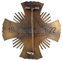 1922. "A Magyar Vöröskereszt Érdemkeresztje" aranyozott, zománcozott, bronz jelvény, közep...