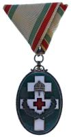 1922. "A Magyar Vöröskereszt Érdemérme hadidíszítménnyel" aranyozott, zománcozott, bronz j...
